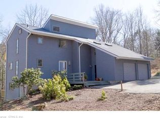 362 Country Ln, Orange, CT 06477