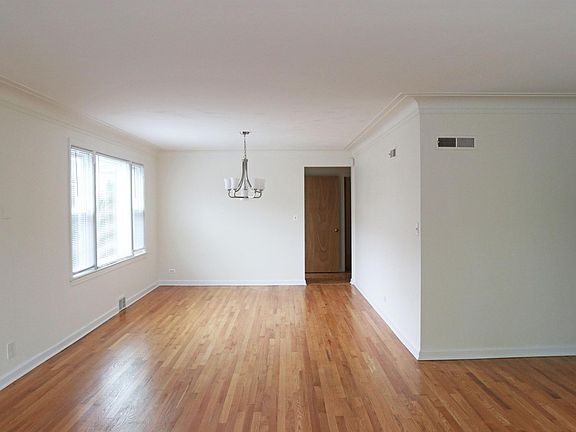 4th image of 6130 N Richmond St #1