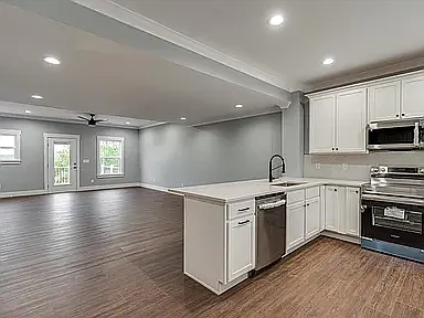 1320 Unity Dr NE — Photo 2