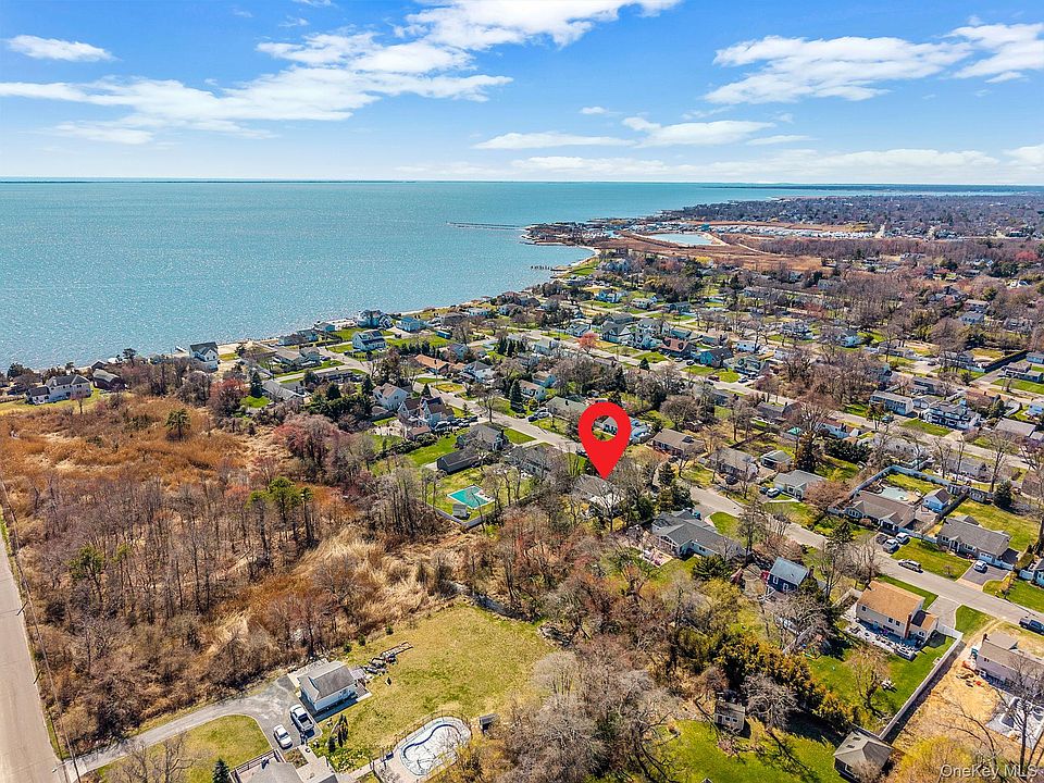 1st image of 223 Connetquot Road