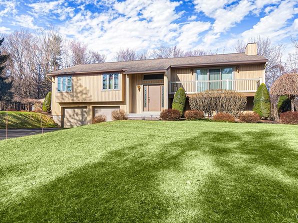 904 Westwood Dr, Herkimer, NY 13350