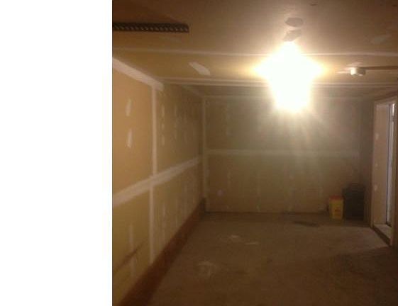 4th image of 5937 N Hutchinson St #B