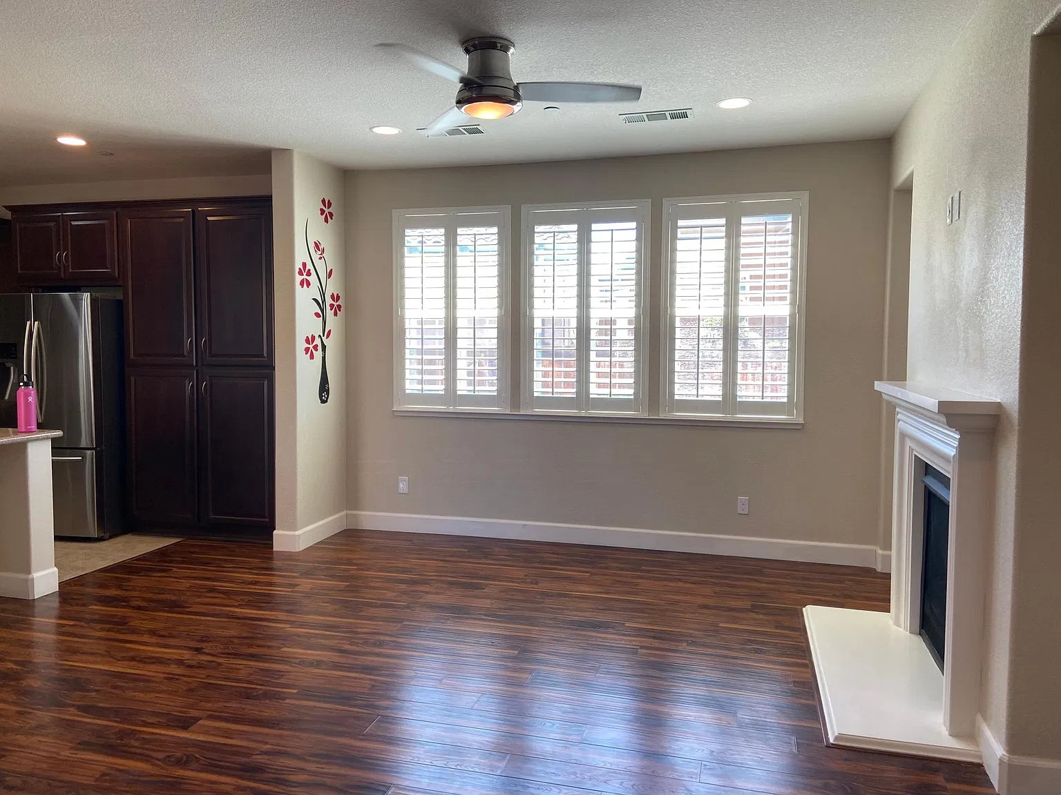 909 Willow Bridge Dr — Photo 4