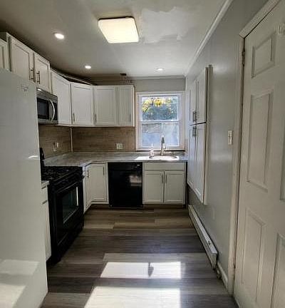 5th image of 1032 Court St
