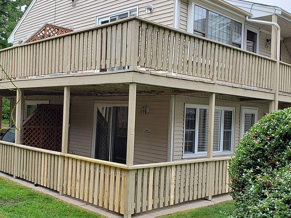 3rd image of 1029 Iyannough Rd APT 12A