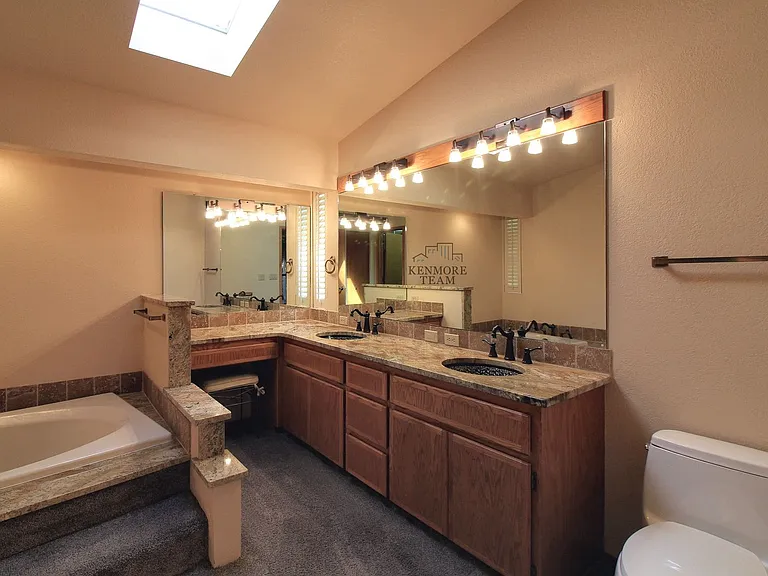 3600 Eastlake Dr — Photo 16