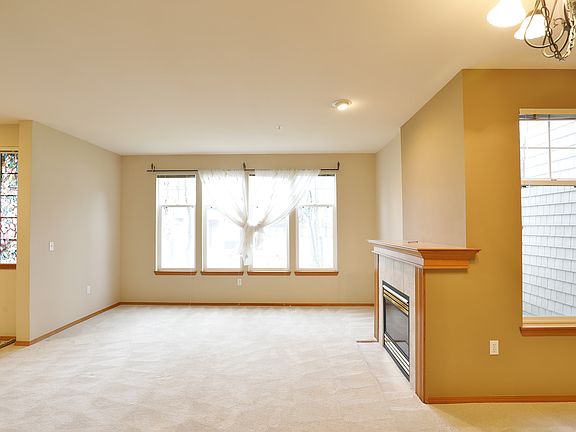 3rd image of 518 227th Ln NE