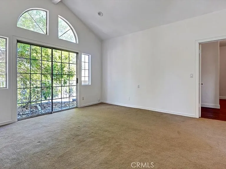 5224 Woodlake Ave — Photo 40