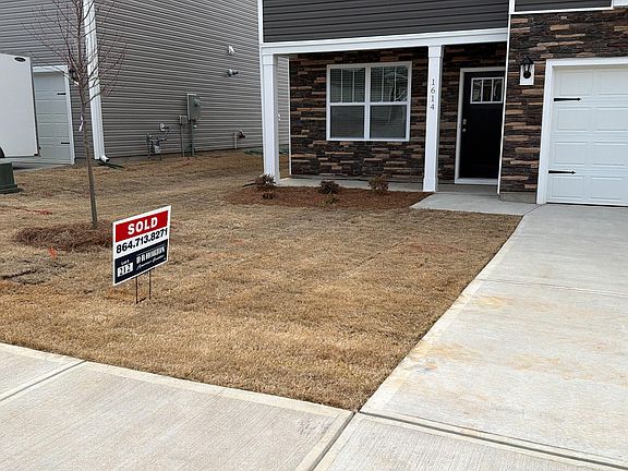 3rd image of 1614 Yarrow Ln