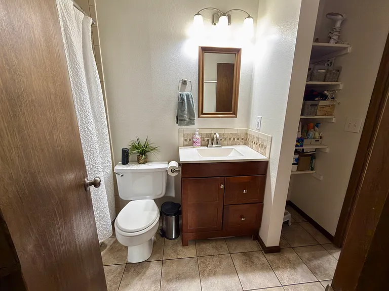 Upstairs/primary bathroom