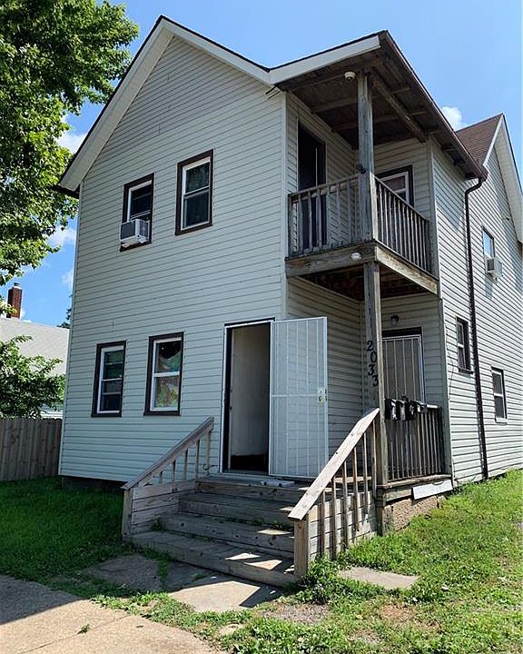 1st image of 2033 W 47th St