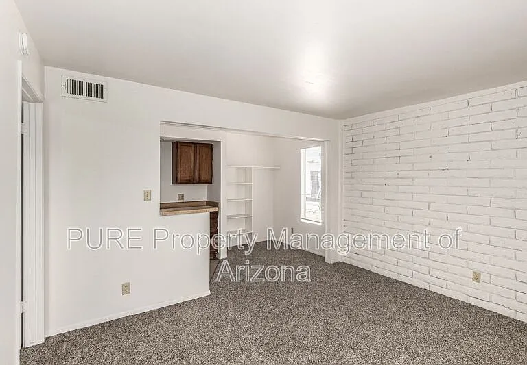 810 W 2nd St #D — Photo 14
