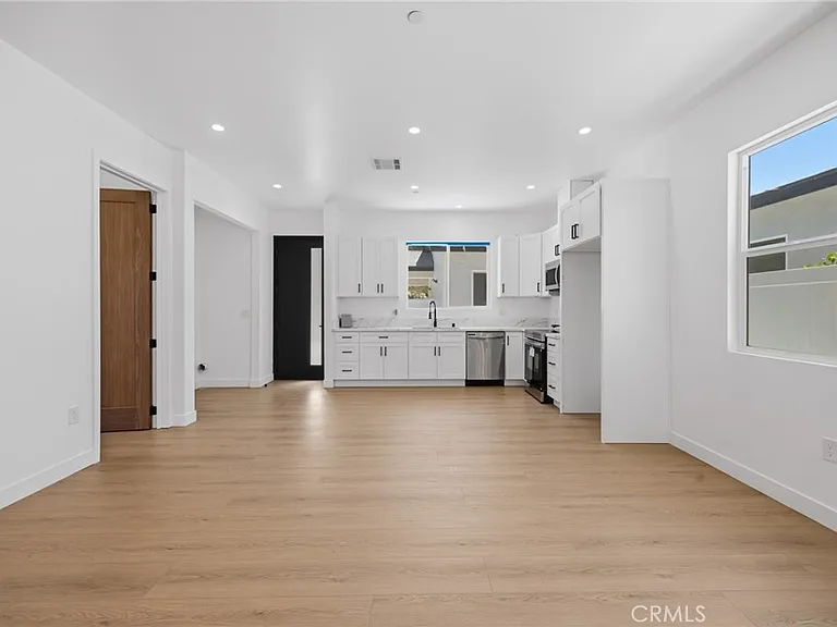 7649 Melvin Ave — Photo 6
