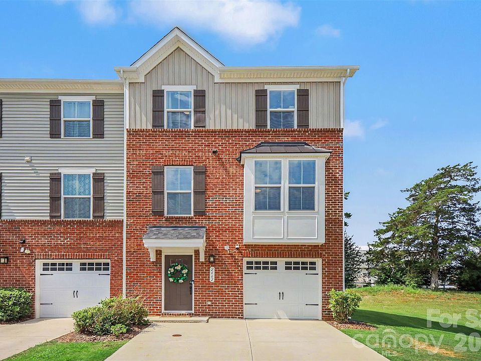 1st image of 2662 Grantham Place Dr