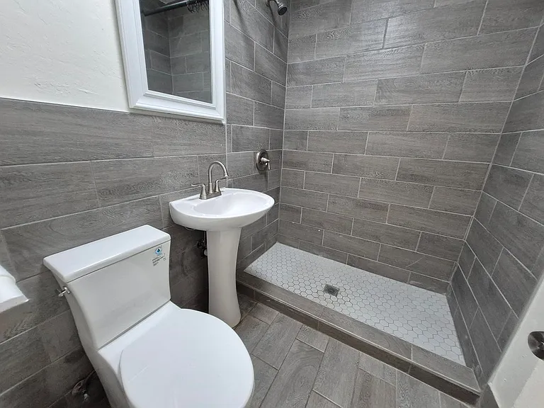 2nd Ave Apartments — Photo 7