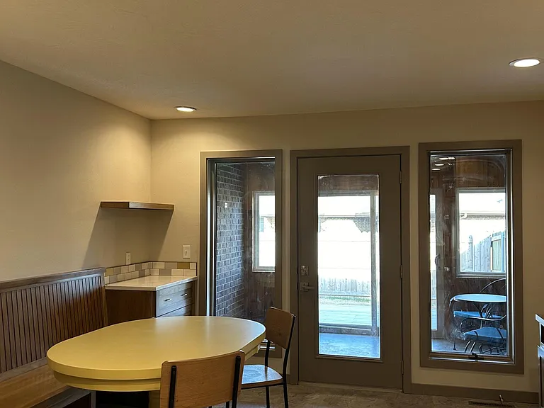Breakfast nook and four seasons room