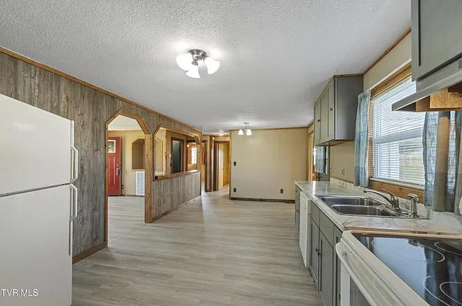215 White Sands Rd — Photo 9