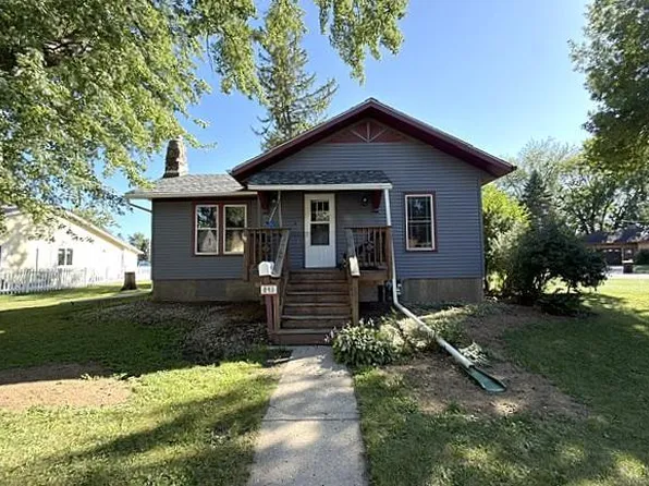 845 12th St, Windom, MN 56101