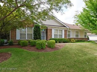 2296 Meadowcroft Ln, Grayslake, IL 60030