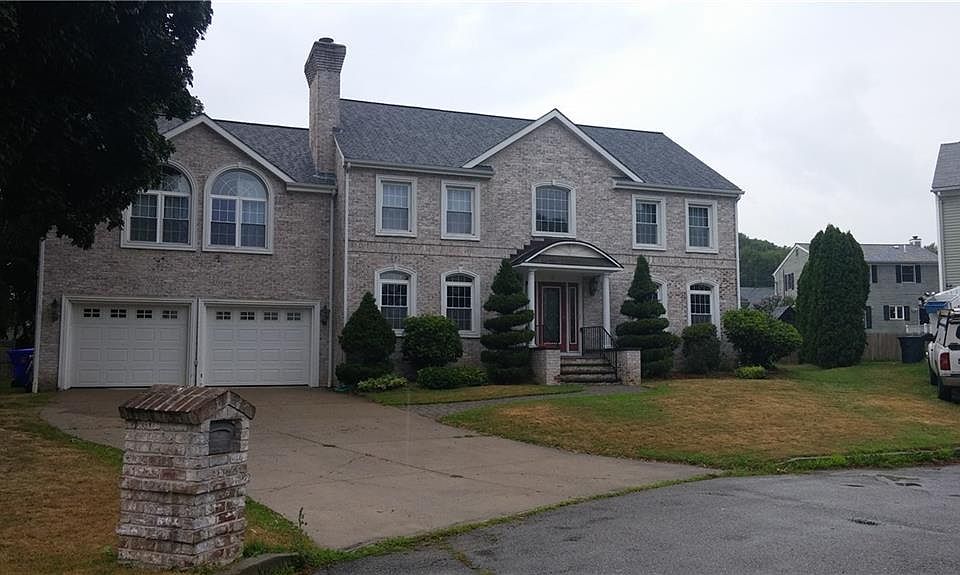 1st image of 11 Kristen Dr