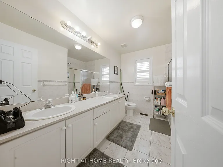 284 Maple Leaf Dr — Photo 24
