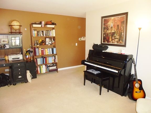 3rd image of 3305 Kensington Ln