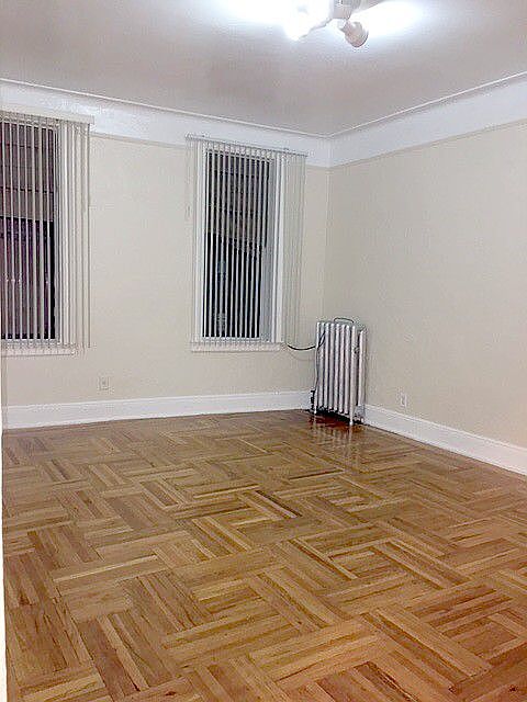 1st image of 3117 Crescent St APT 3D