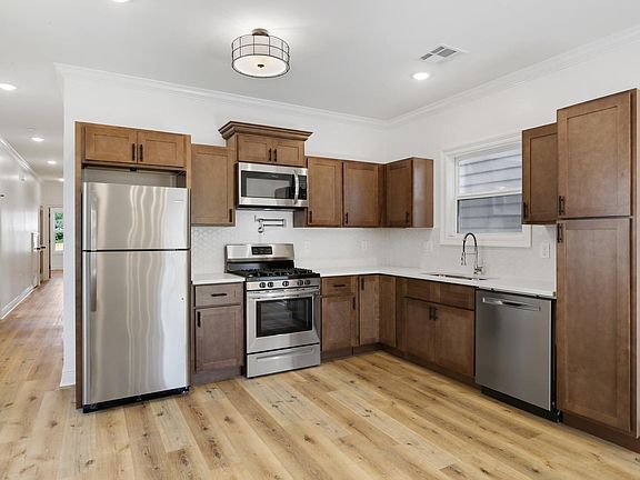 4th image of 2026 Saint Anthony St