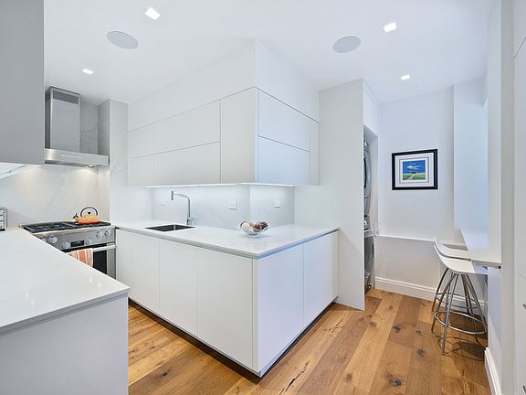 4th image of 525 E 86th St APT 15F