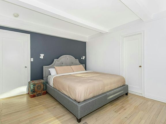 4th image of 333 E 43rd St APT 917