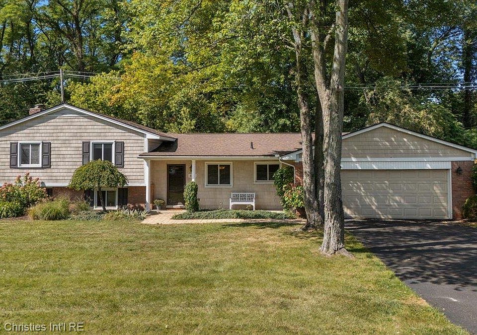 1st image of 6756 Spruce Dr