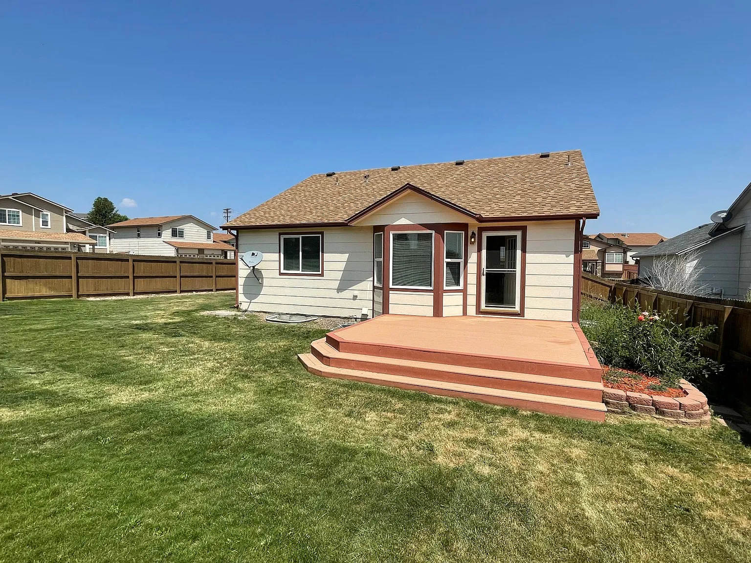 4 bed, 2100 sqft, $2,300 — Photo 2