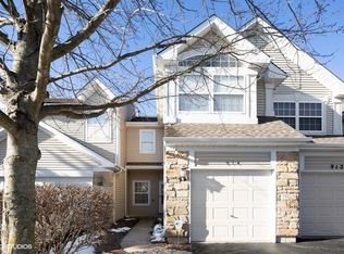 914 Windstone Ct #914, Lake In the Hills, IL 60156