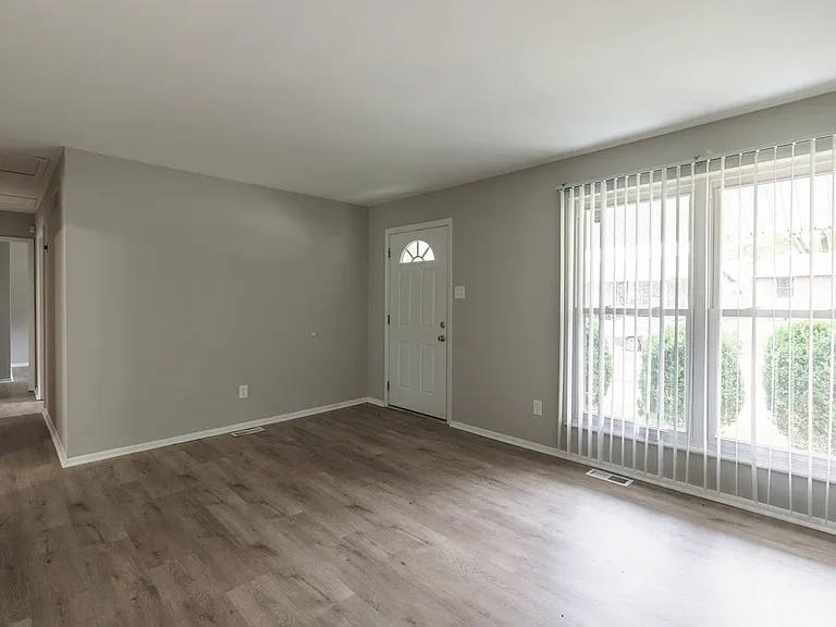 3008 Oriental Dr — Photo 3