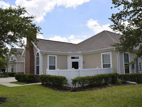 3rd image of 4327 Edgewater Crossing Dr #7-1