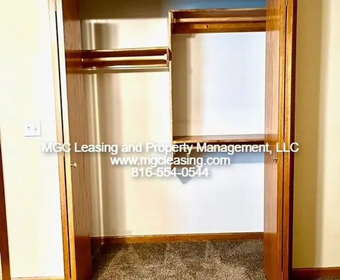 507 N Foxridge Dr — Photo 8