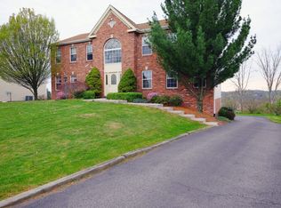 605 Kimble Dr, Glenshaw, PA