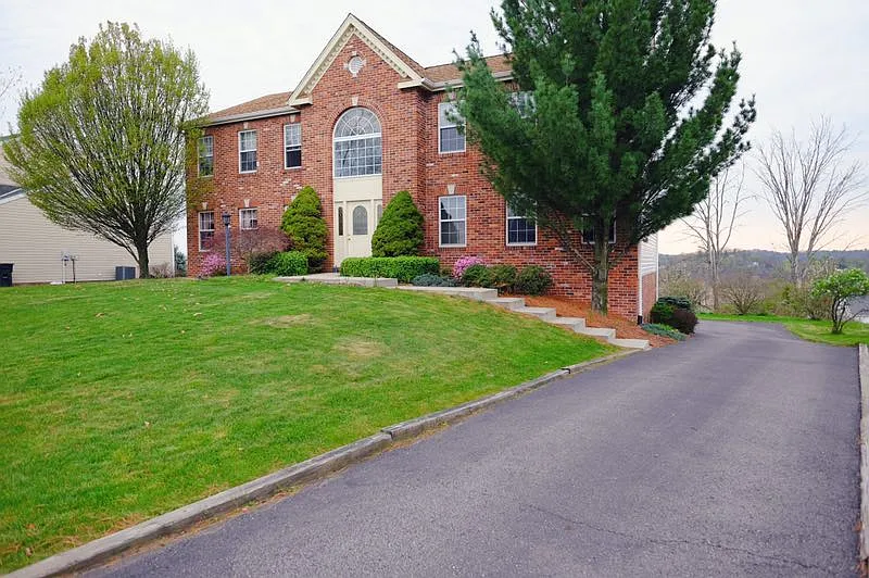 605 Kimble Dr photo 1