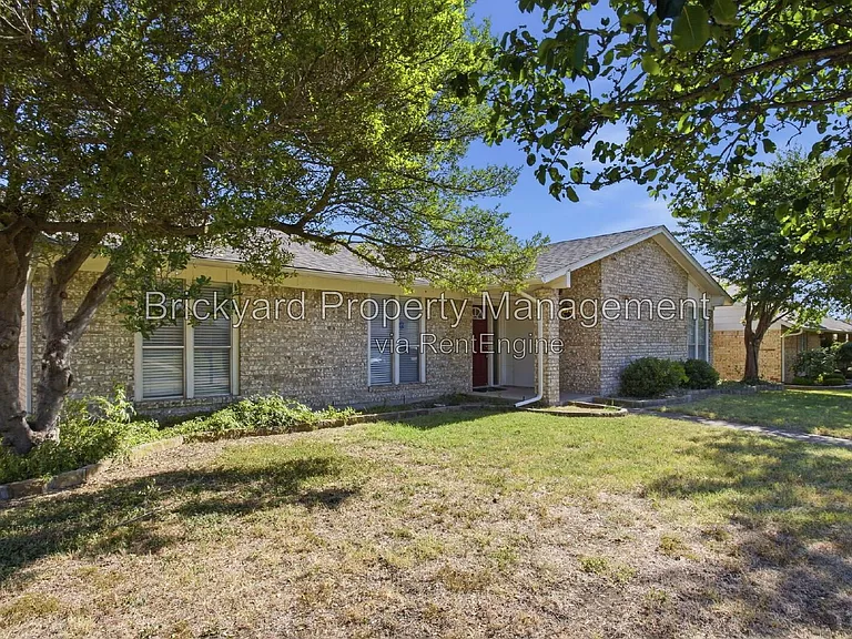 2007 Berkner Dr — Photo 2