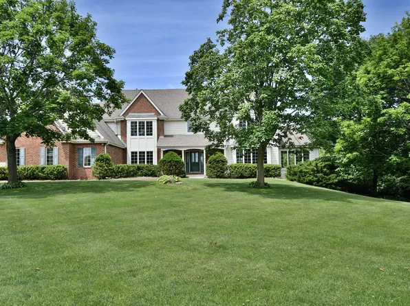 W294N7321 Tamron Ln, Hartland, WI 53029