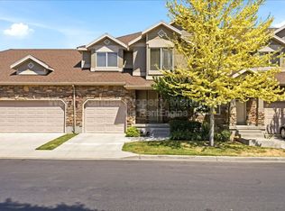 672 E Clearwater Dr N, Layton, UT 84041