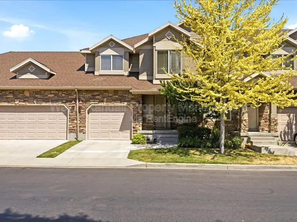 672 E Clearwater Dr N, Layton, UT 84041