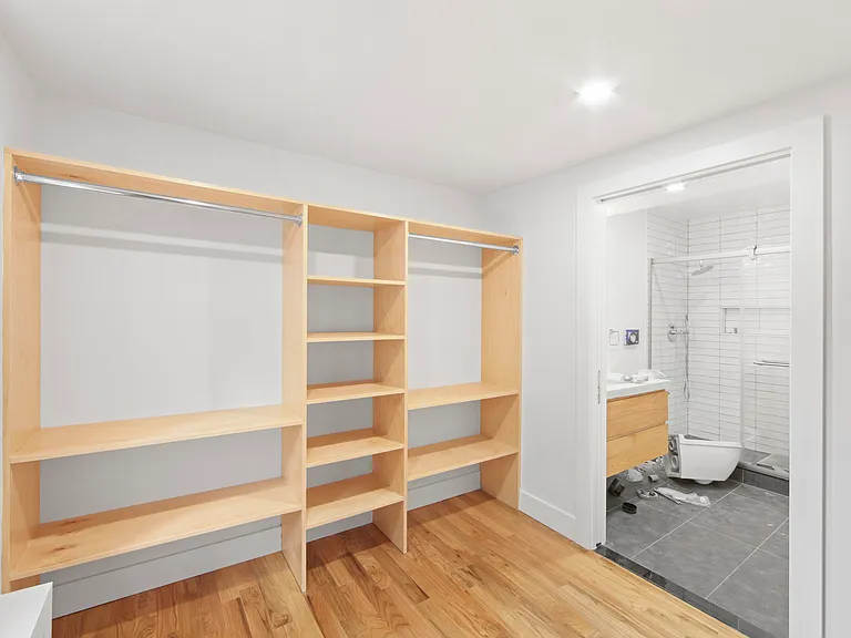 215 E 59th St #CHR — Photo 27