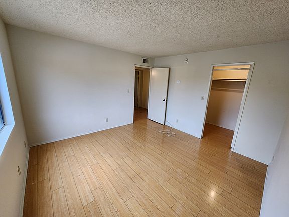 4th image of 122 Olive St