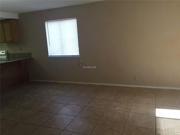3rd image of 4451 Rich Dr Unit B