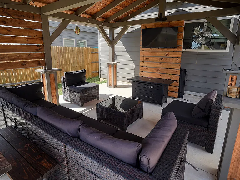 205 Driftwood Ln — Photo 31
