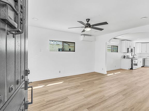 5th image of 3157 Vera Ave