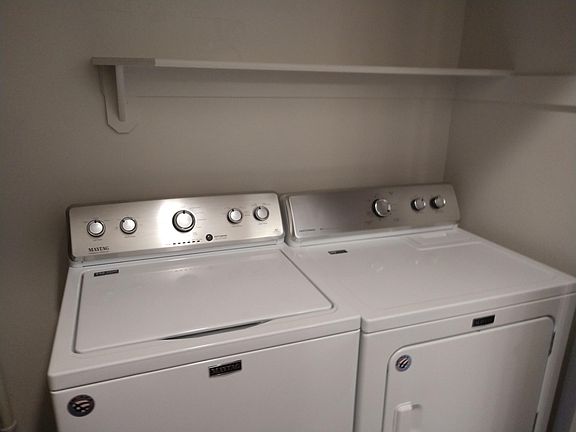 4th image of 662 Clyde St APT A