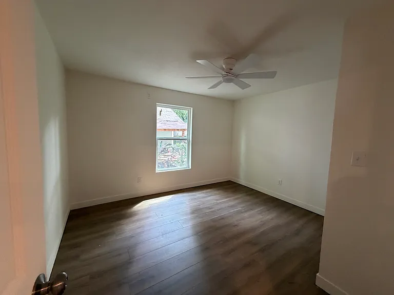 2222 Harding St — Photo 15