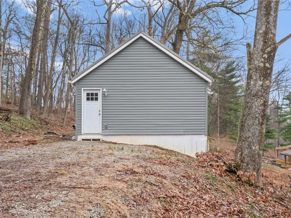 150 William Penn Trl, Chalk Hill, PA 15421